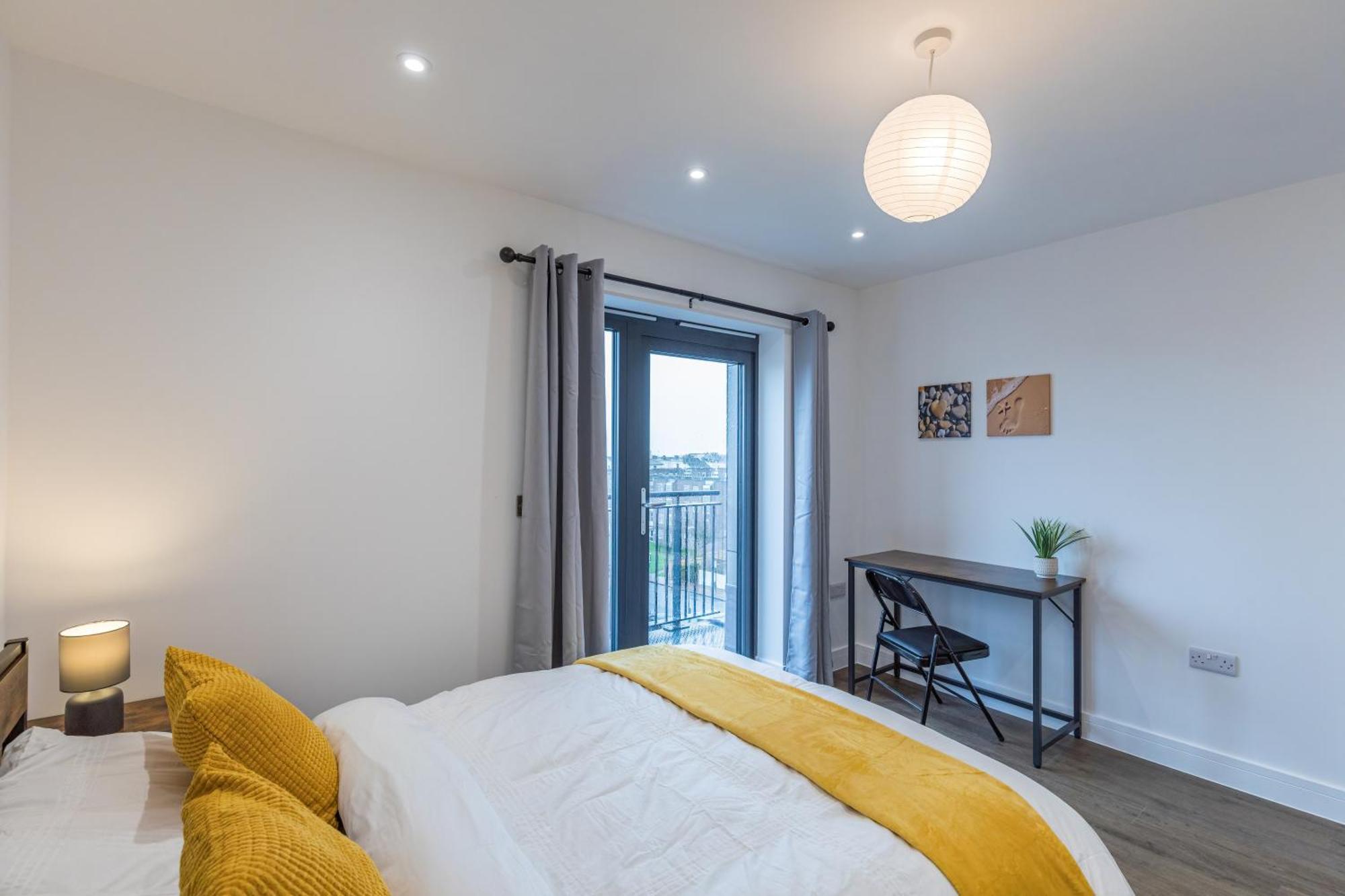 Central 2 Bed 2 Bath Apartment Near Brighton College, Beach, Hospital - Long Stay Offers Esterno foto