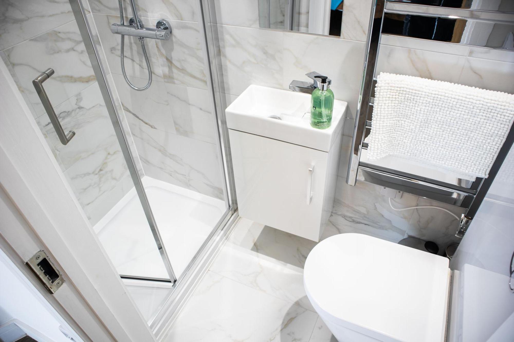 Central 2 Bed 2 Bath Apartment Near Brighton College, Beach, Hospital - Long Stay Offers Esterno foto